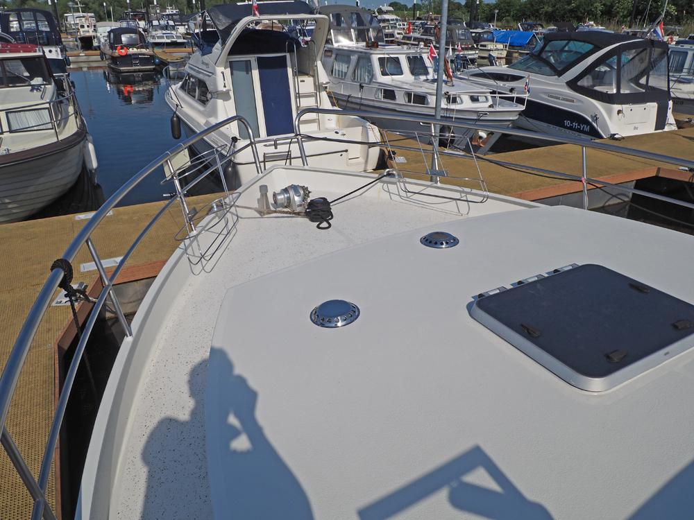  Deck equipment
